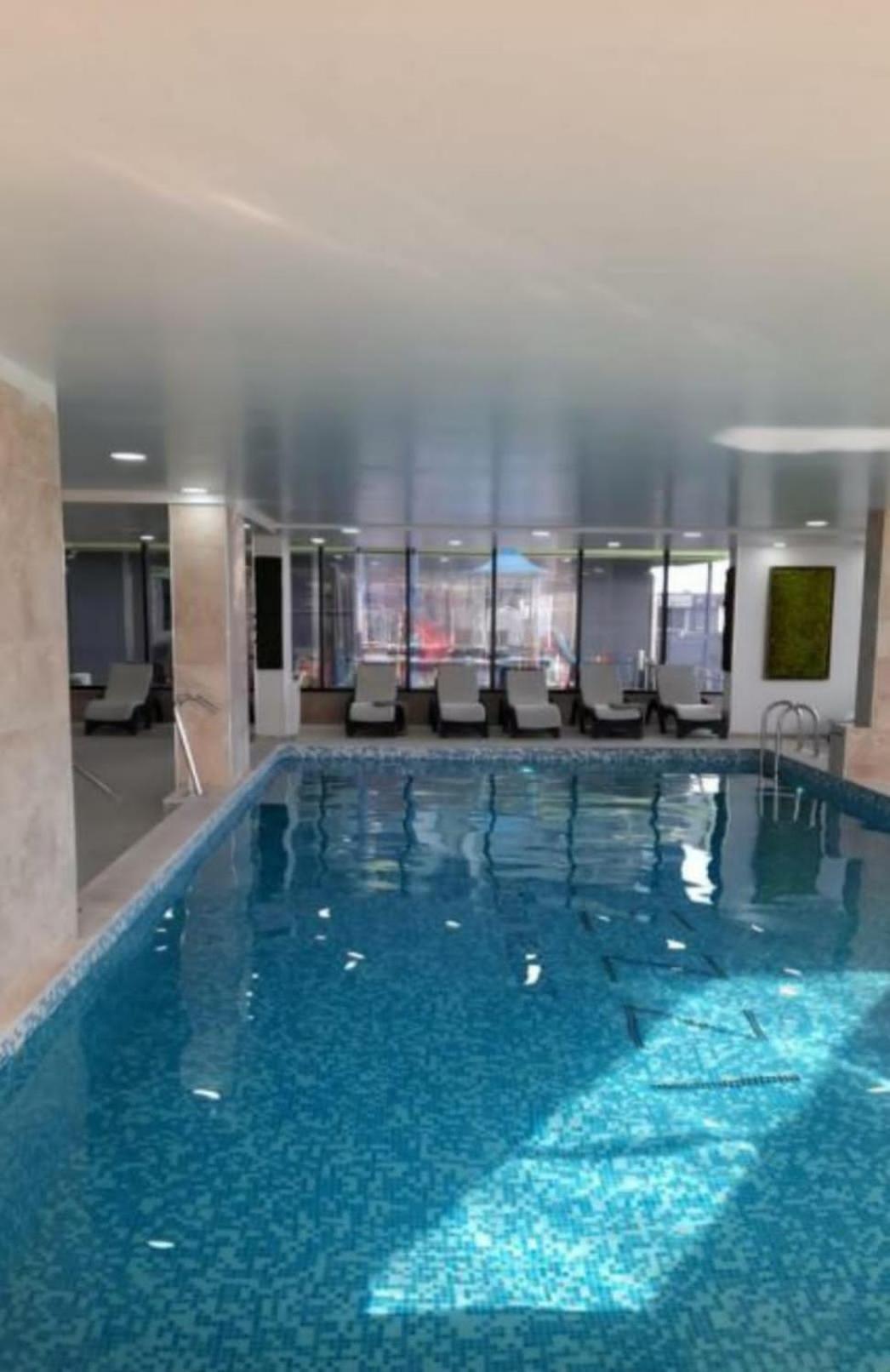 Năvodari Luxury Suite Alezzi Beach Apartment Piscina Incalzita Sauna Jacuzzi Parking מראה חיצוני תמונה